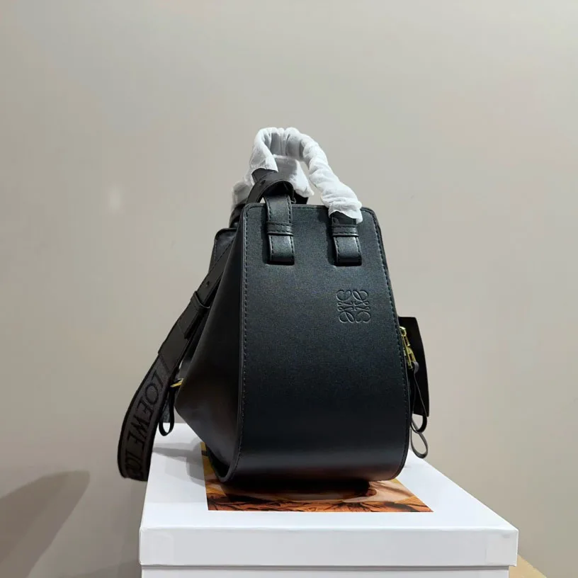 Hammock bag in soft grained calfskin
