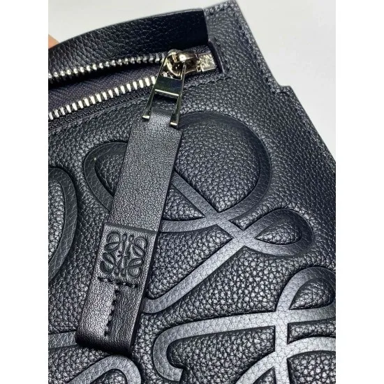 Loewe Size: 29.5x20cm Model: 3040