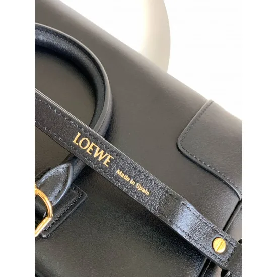 Lowe handbag bag size:28*18*11cm