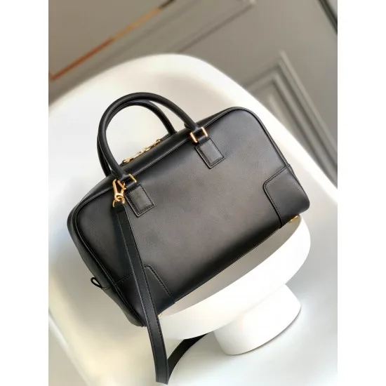 Lowe handbag bag size:28*18*11cm