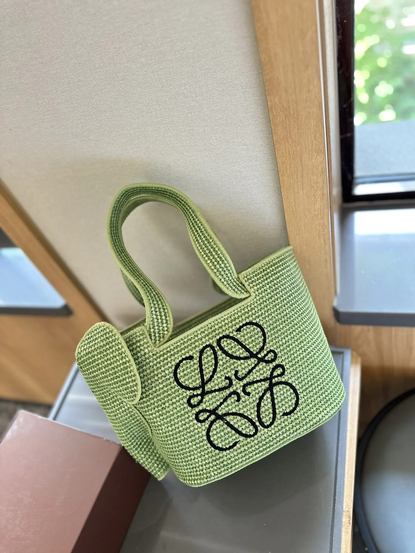 Elephant Basket bag in raffia