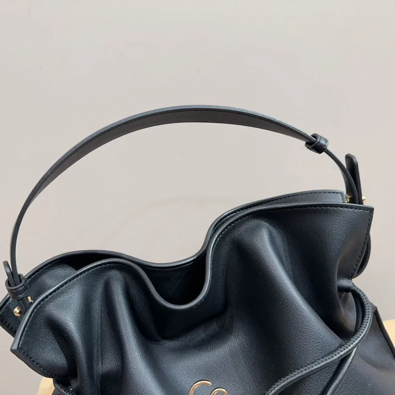 Flamenco clutch in nappa calfskin