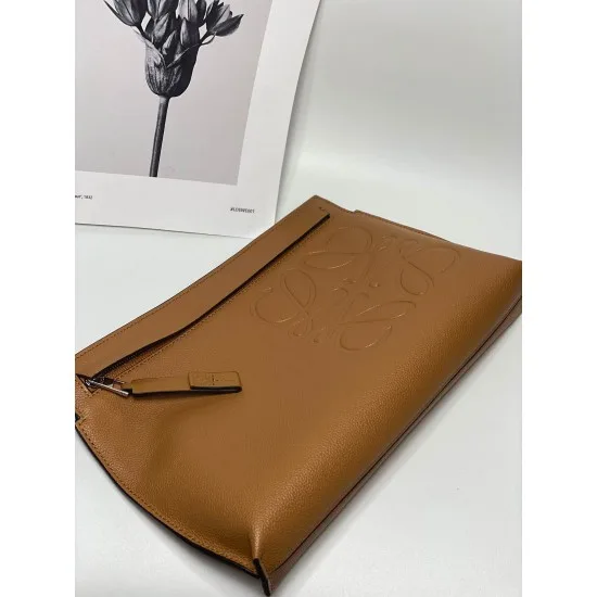 Loewe Size: 29.5x20cm Model: 3040