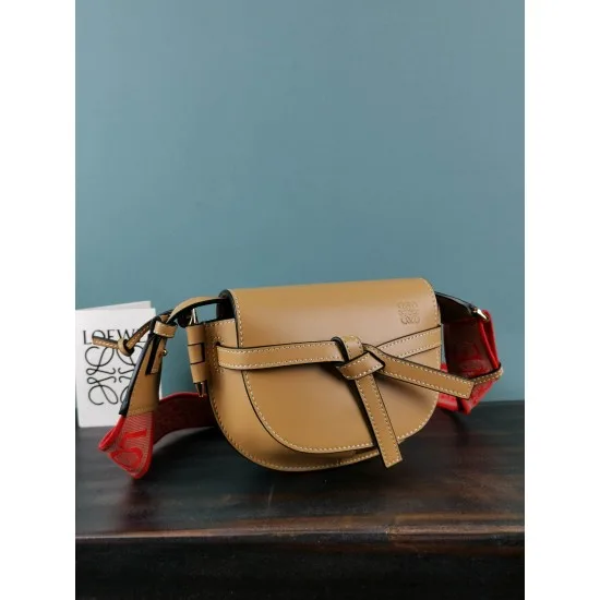 Saddlebag size: 21 × 12.5 × 9 cm