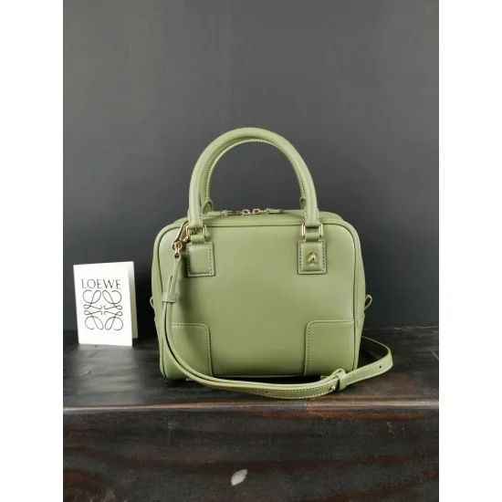 Model: 204 Size: 19-18-11Amazona