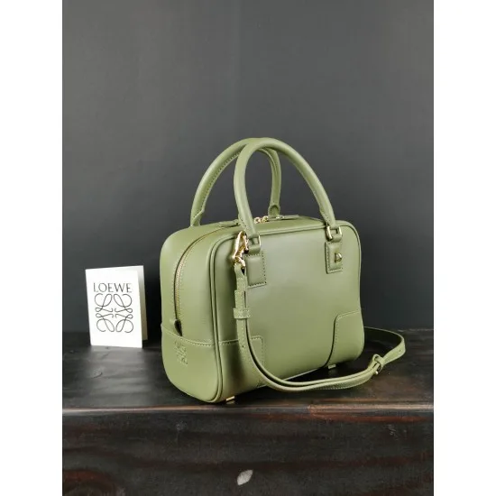 Model: 204 Size: 19-18-11Amazona