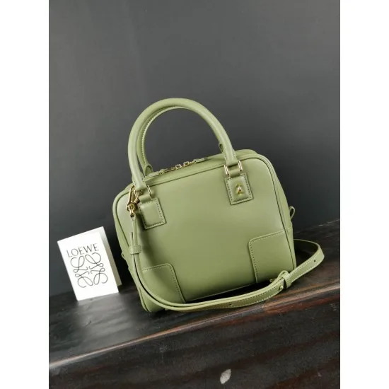 Model: 204 Size: 19-18-11Amazona