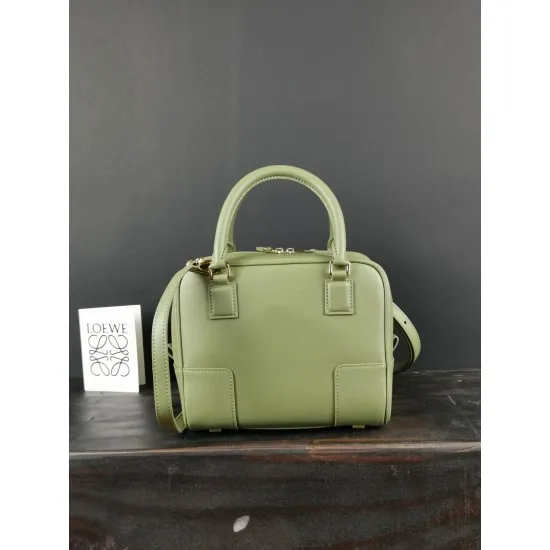 Model: 204 Size: 19-18-11Amazona