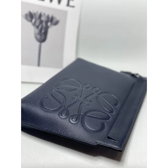 Loewe Size: 29.5x20cm Model: 3040