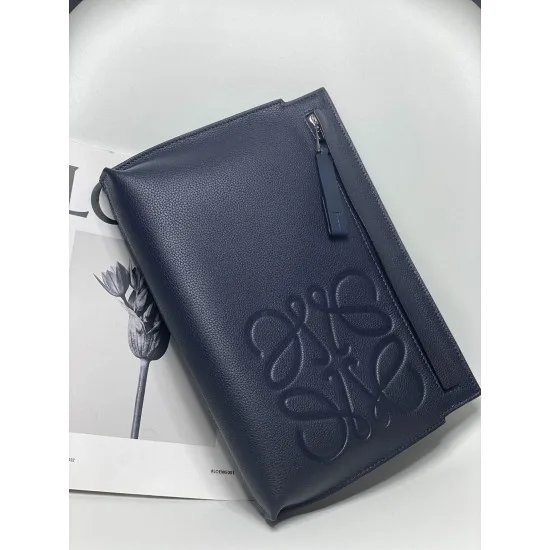 Loewe Size: 29.5x20cm Model: 3040