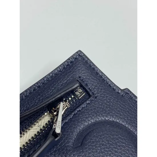 Loewe Size: 29.5x20cm Model: 3040