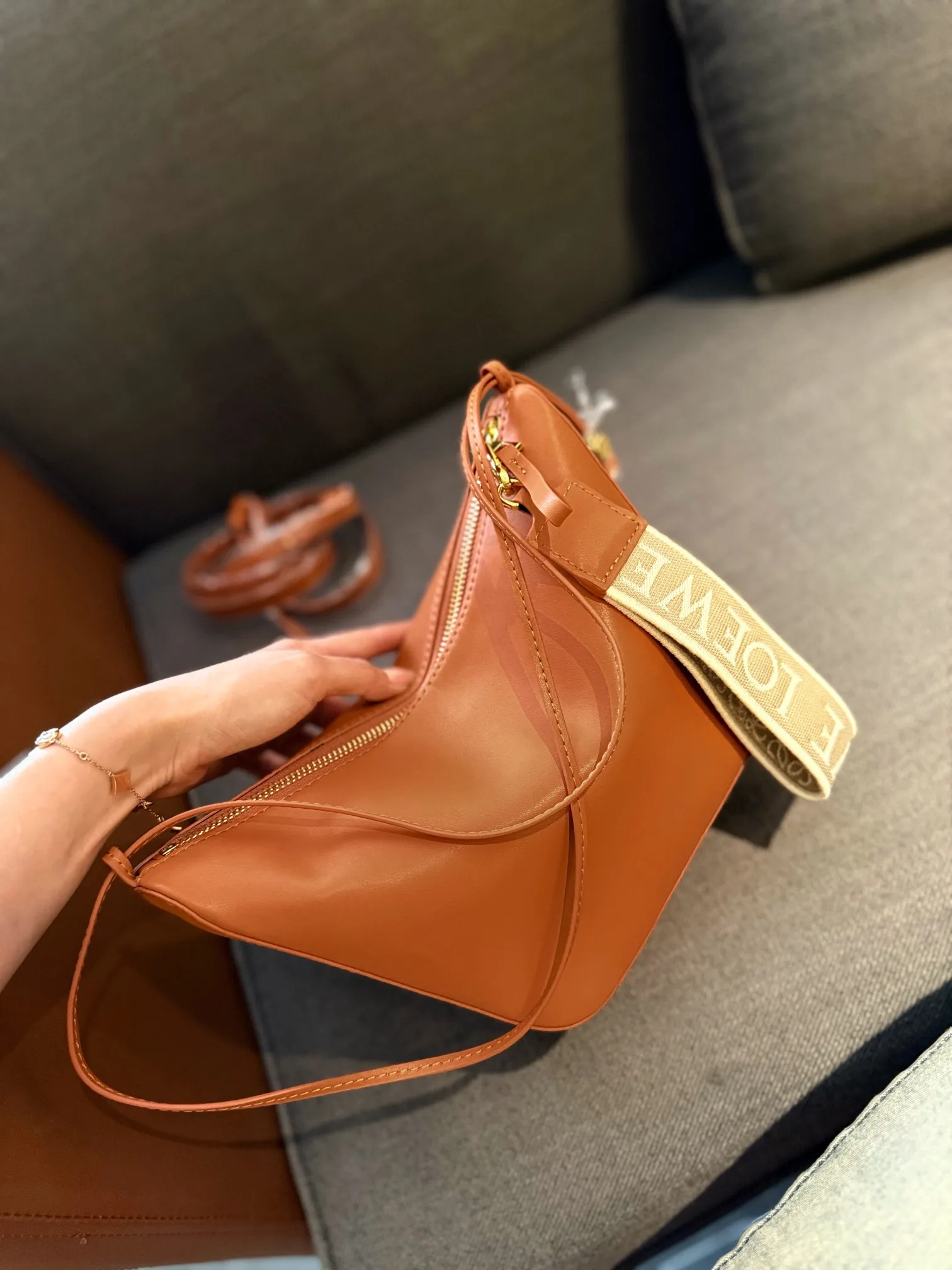 Hammock hobo in classic calfskin