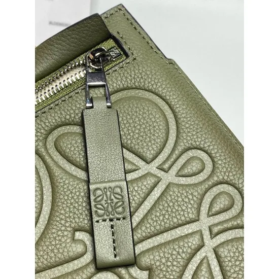 Loewe Size: 29.5x20cm Model: 3040