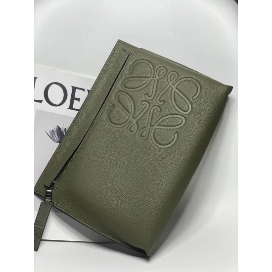 Loewe Size: 29.5x20cm Model: 3040