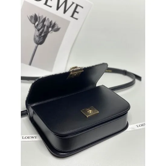 Navy Blue Model: 5609 Size: 19-13.5-6Goya