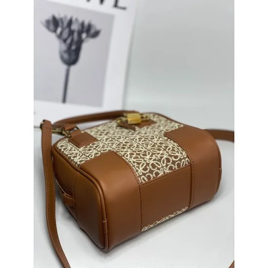 Model 206 size: 16 × 16 × 8 cm