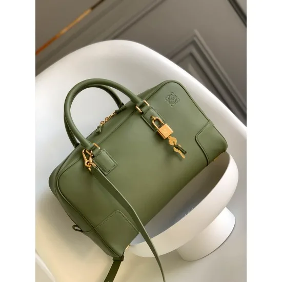 Lowe handbag bag size:28*18*11cm