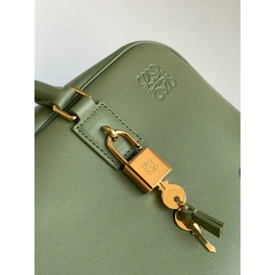 Lowe handbag bag size:28*18*11cm