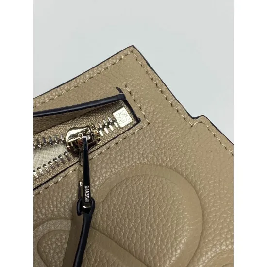 Loewe Size: 29.5x20cm Model: 3040