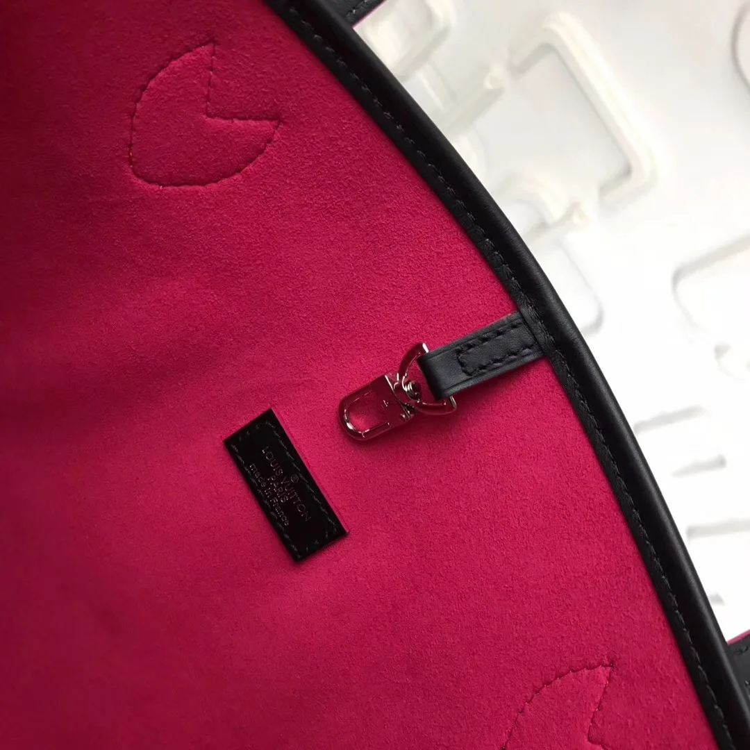 Neverfull MM Bag In Noir Epi Leather M54185