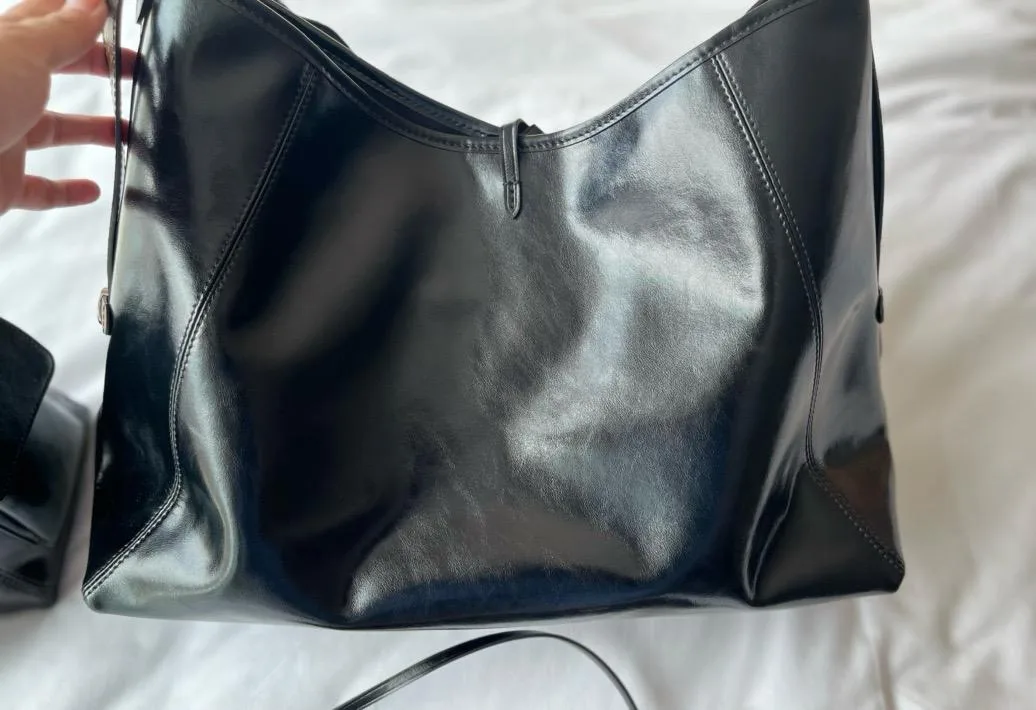 Louis Vuitton M25143 CarryAll Dark MM