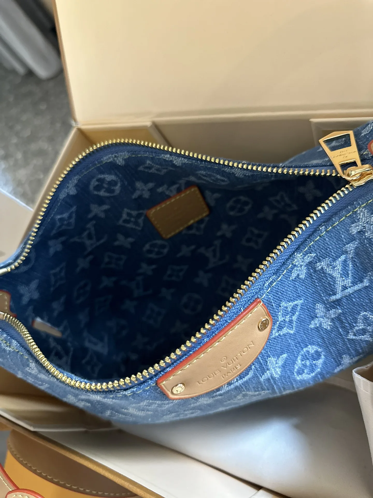 Hills Pochette