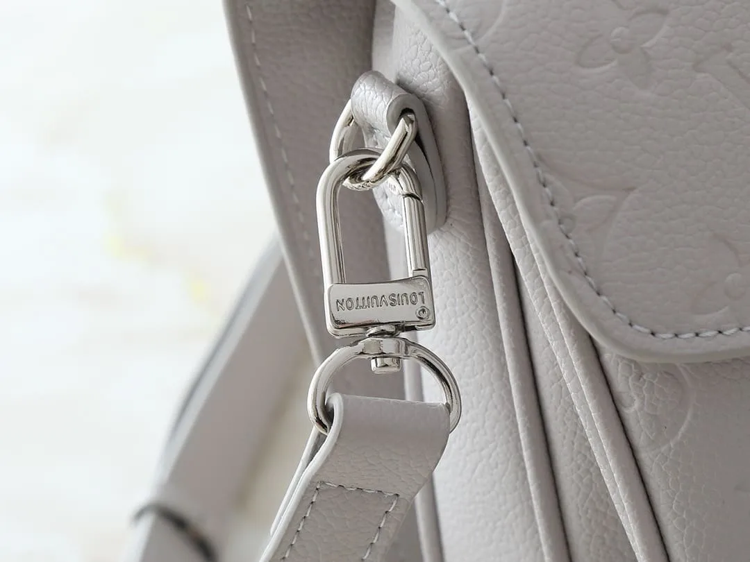 Louis Vuitton M13481 Pochette Métis
