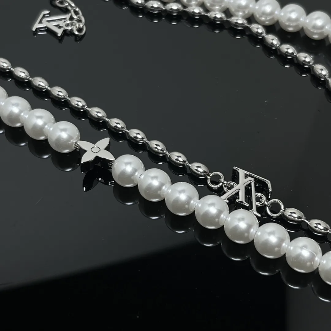 Louis Vuitton Pearls Fusion Necklace