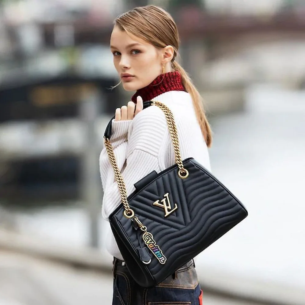 New Wave Chain Tote M51496