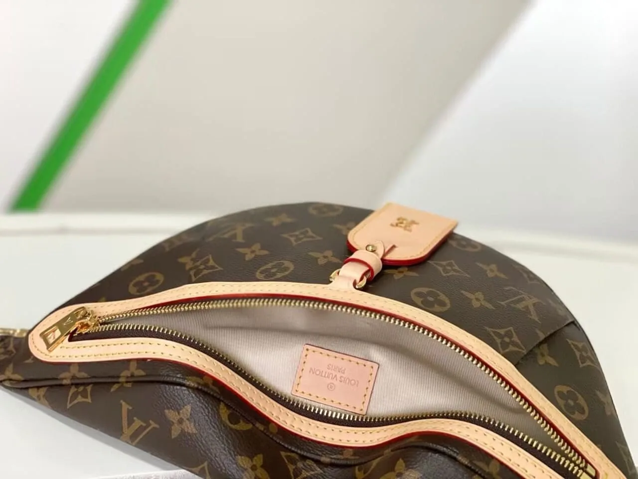 Louis Vuitton M46784 High Rise