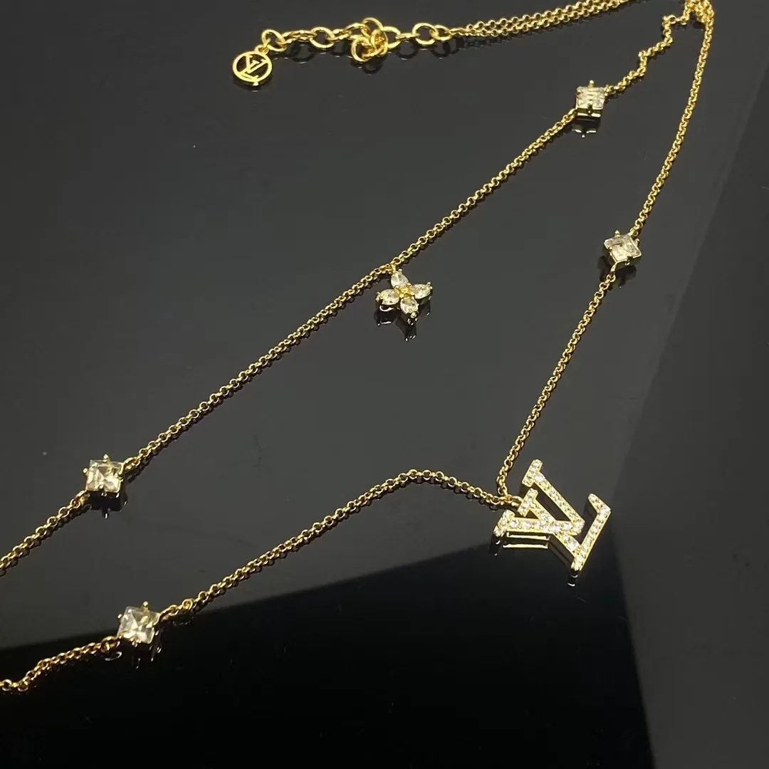 Lady Necklace