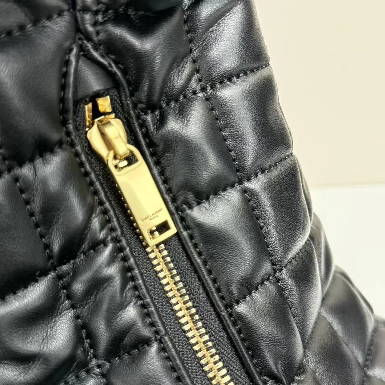 Saint Laurent YSL ICARE hobo in quilted nappa Bag - Black