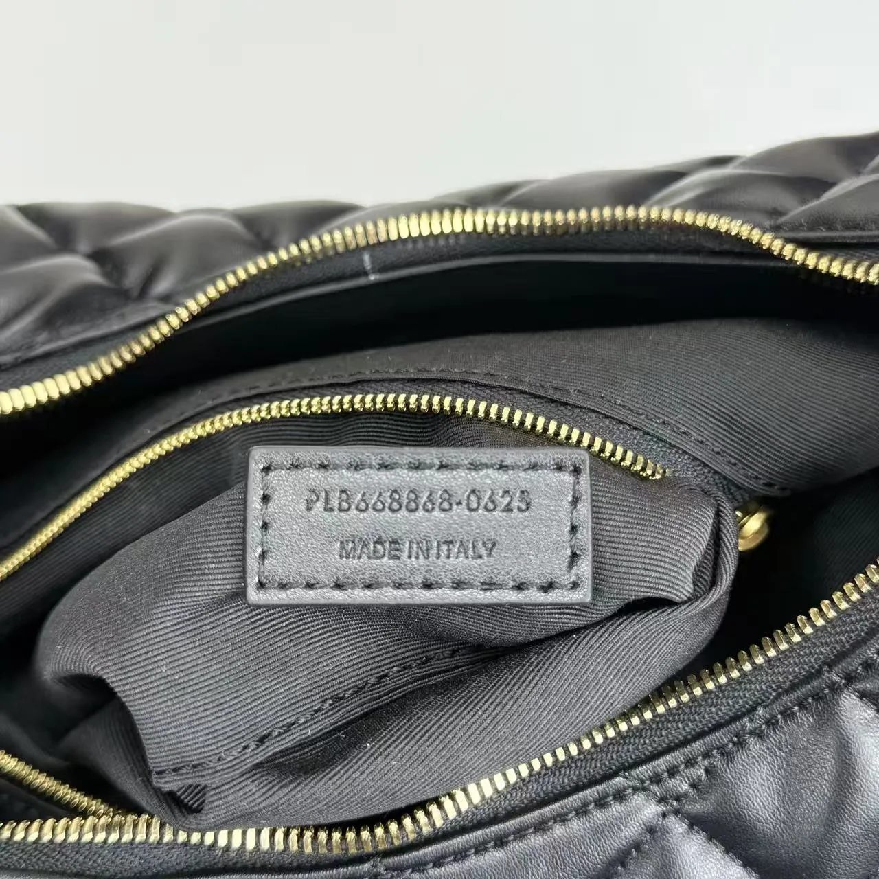 Saint Laurent YSL ICARE hobo in quilted nappa Bag - Black