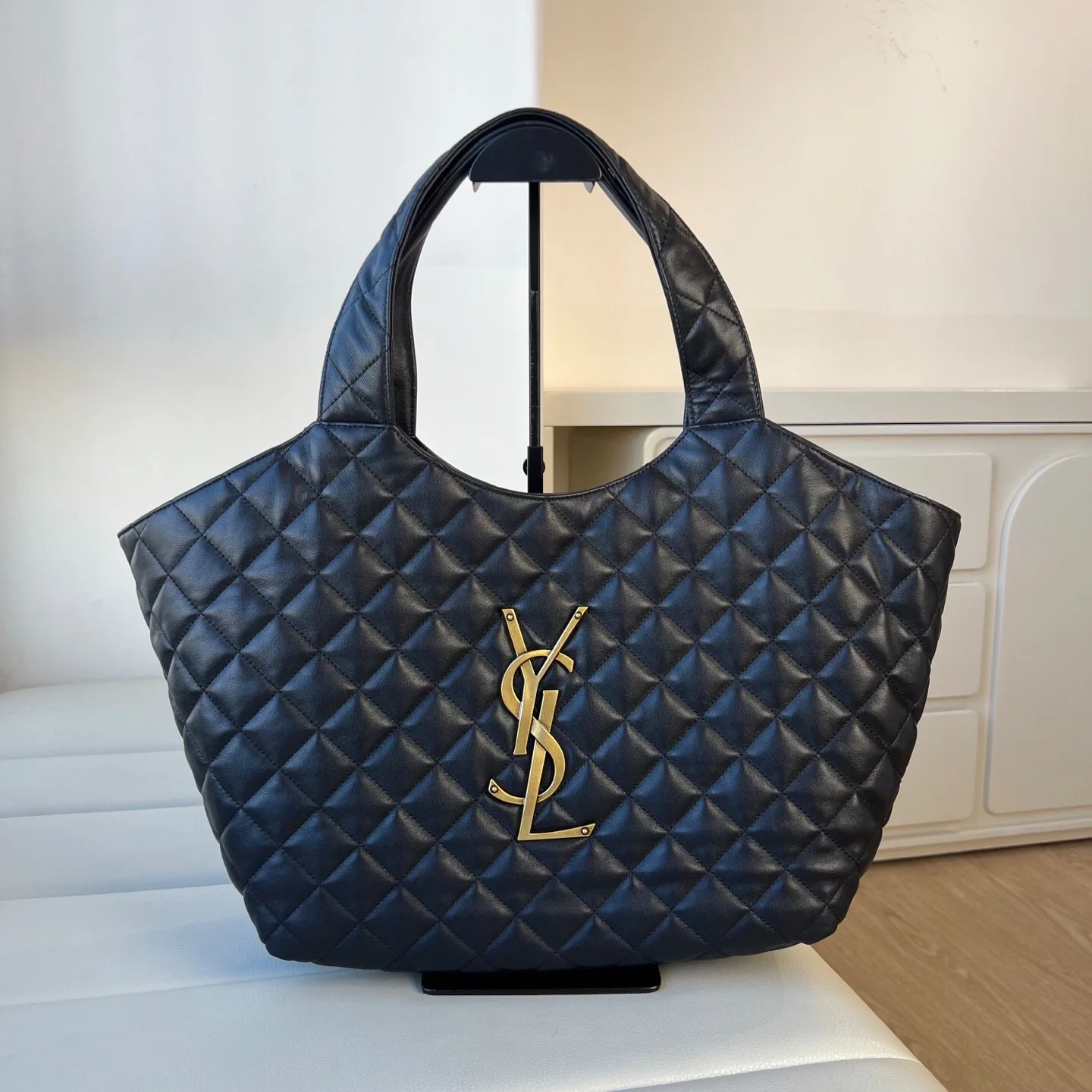 SAINT LAURENT YSL ICARE Medium in quilted nappa Black - Bag
