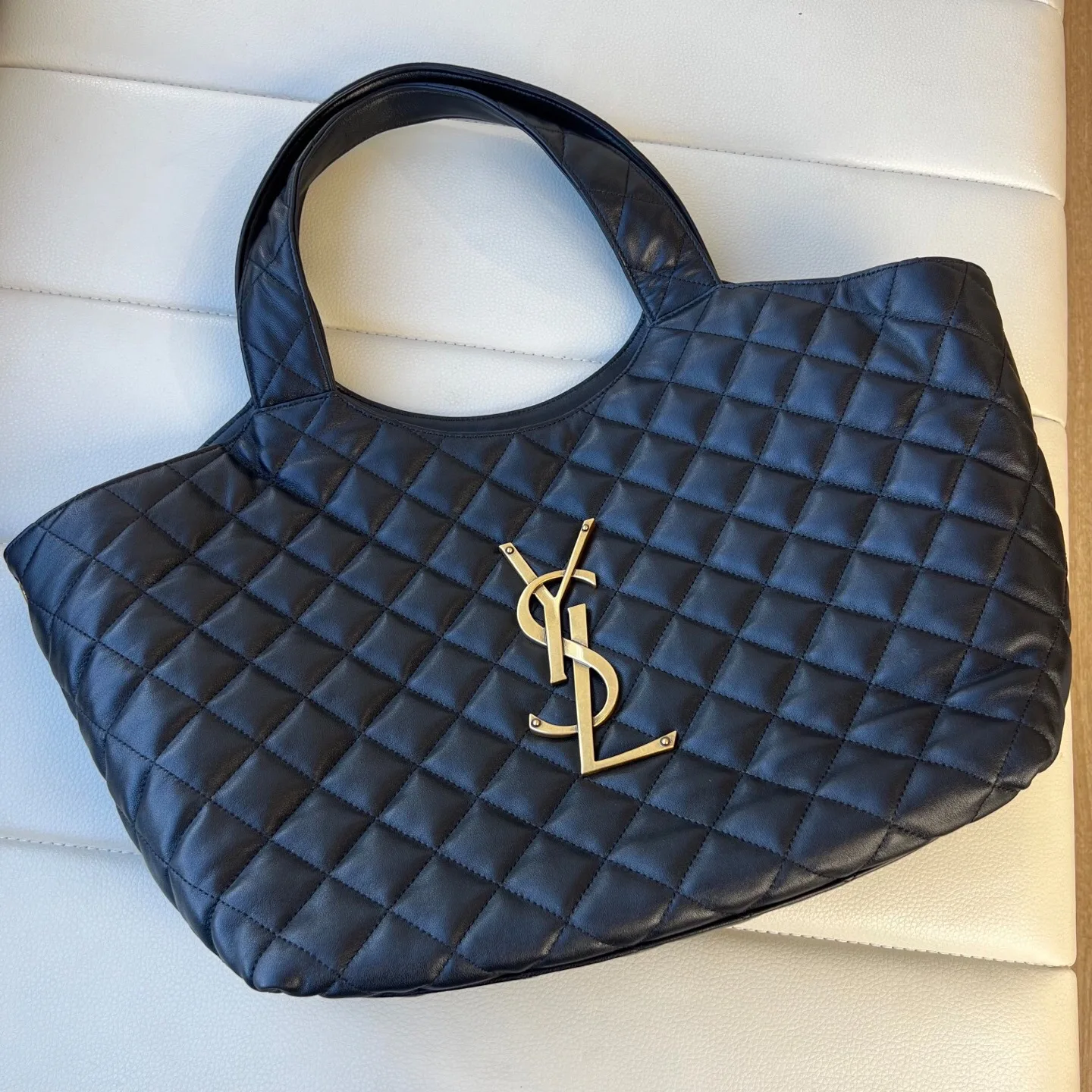 SAINT LAURENT YSL ICARE Medium in quilted nappa Black - Bag