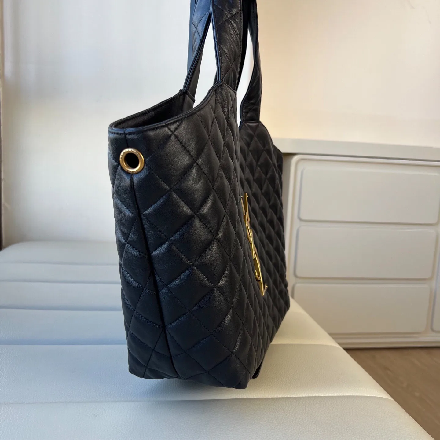 SAINT LAURENT YSL ICARE Medium in quilted nappa Black - Bag