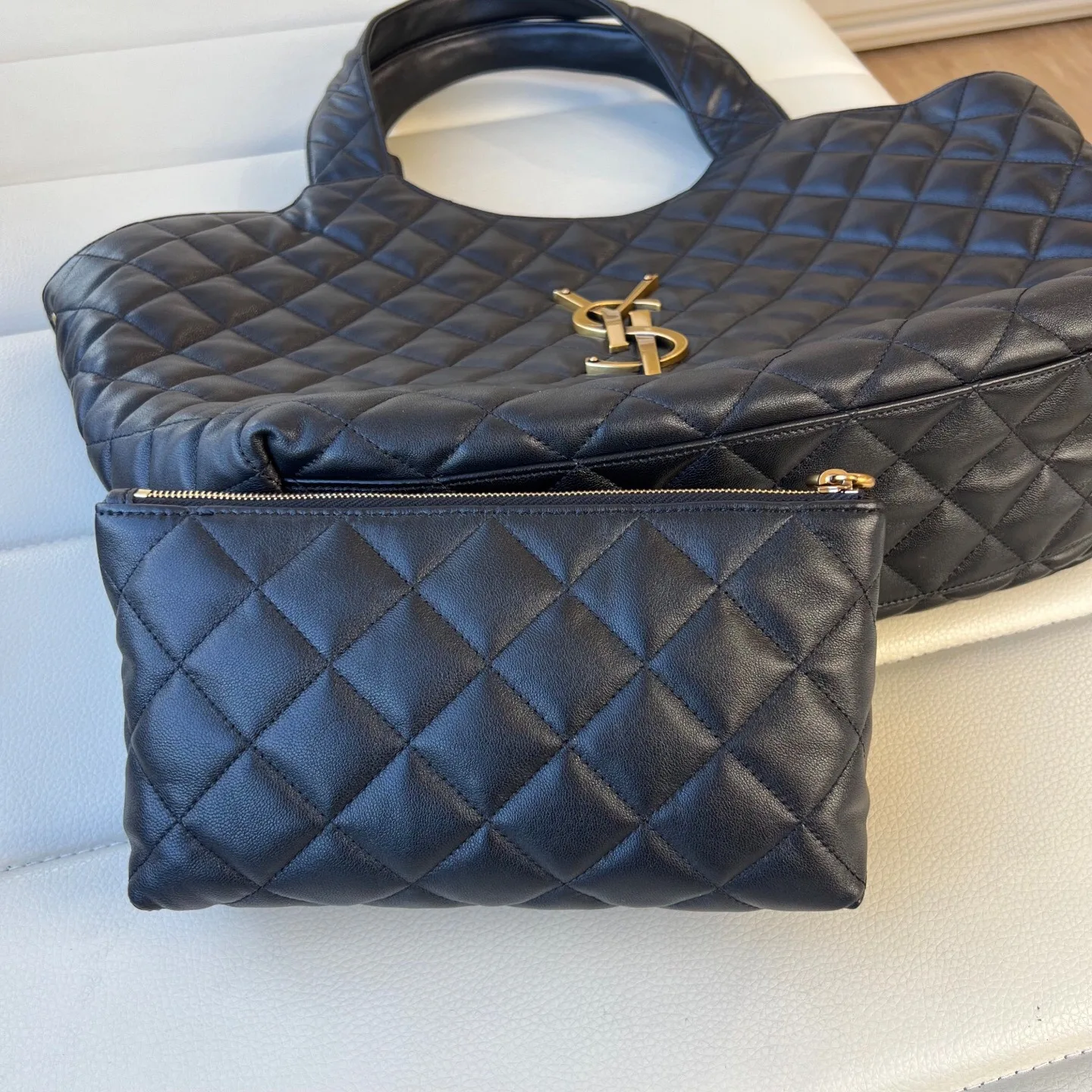 SAINT LAURENT YSL ICARE Medium in quilted nappa Black - Bag