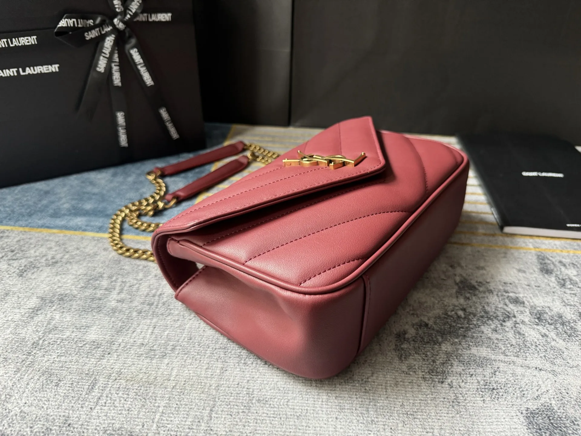SAINT LAURENT LOULOU in MATELASSÉ Lambskin - Wine