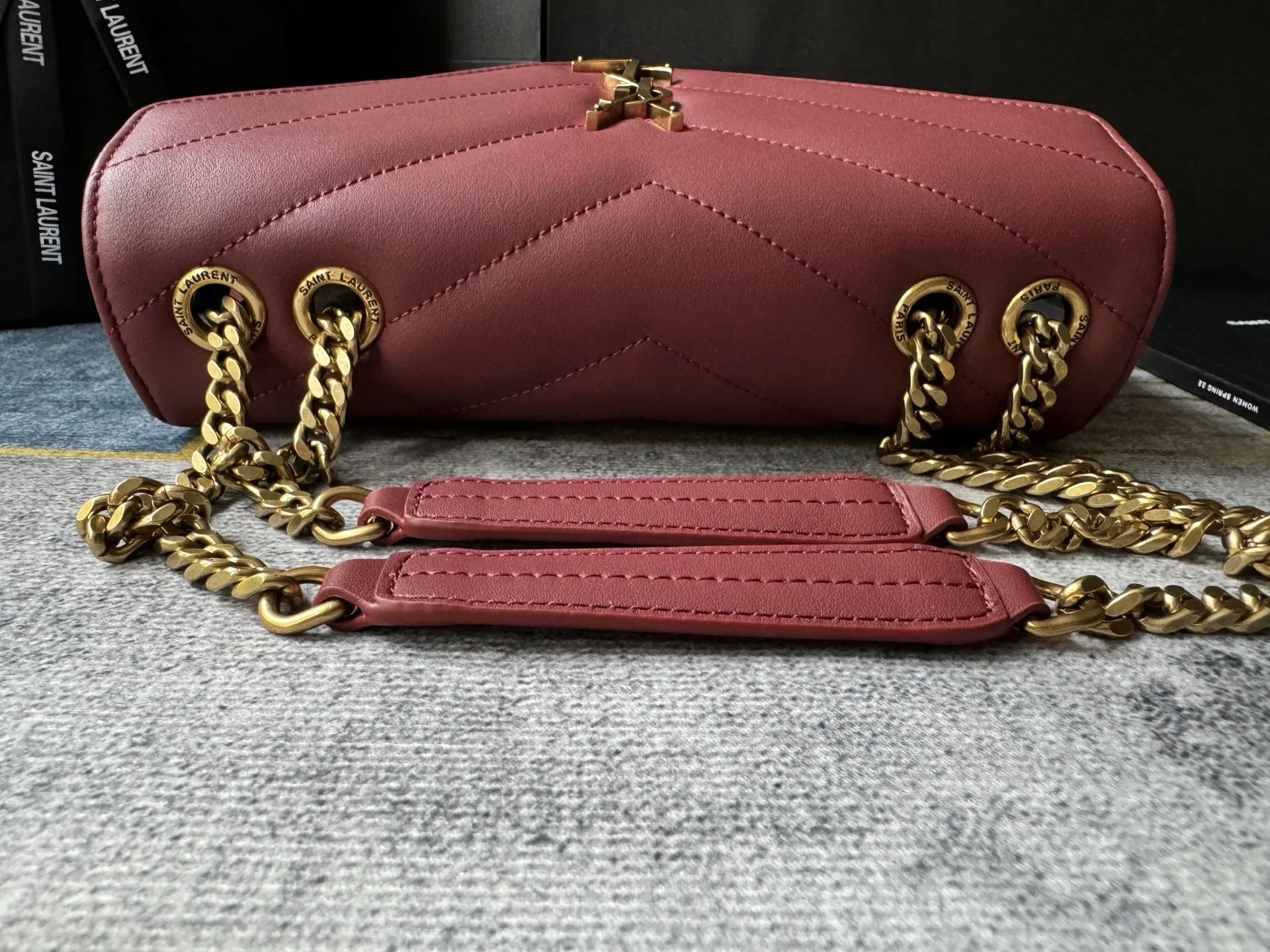 SAINT LAURENT LOULOU in MATELASSÉ Lambskin - Wine