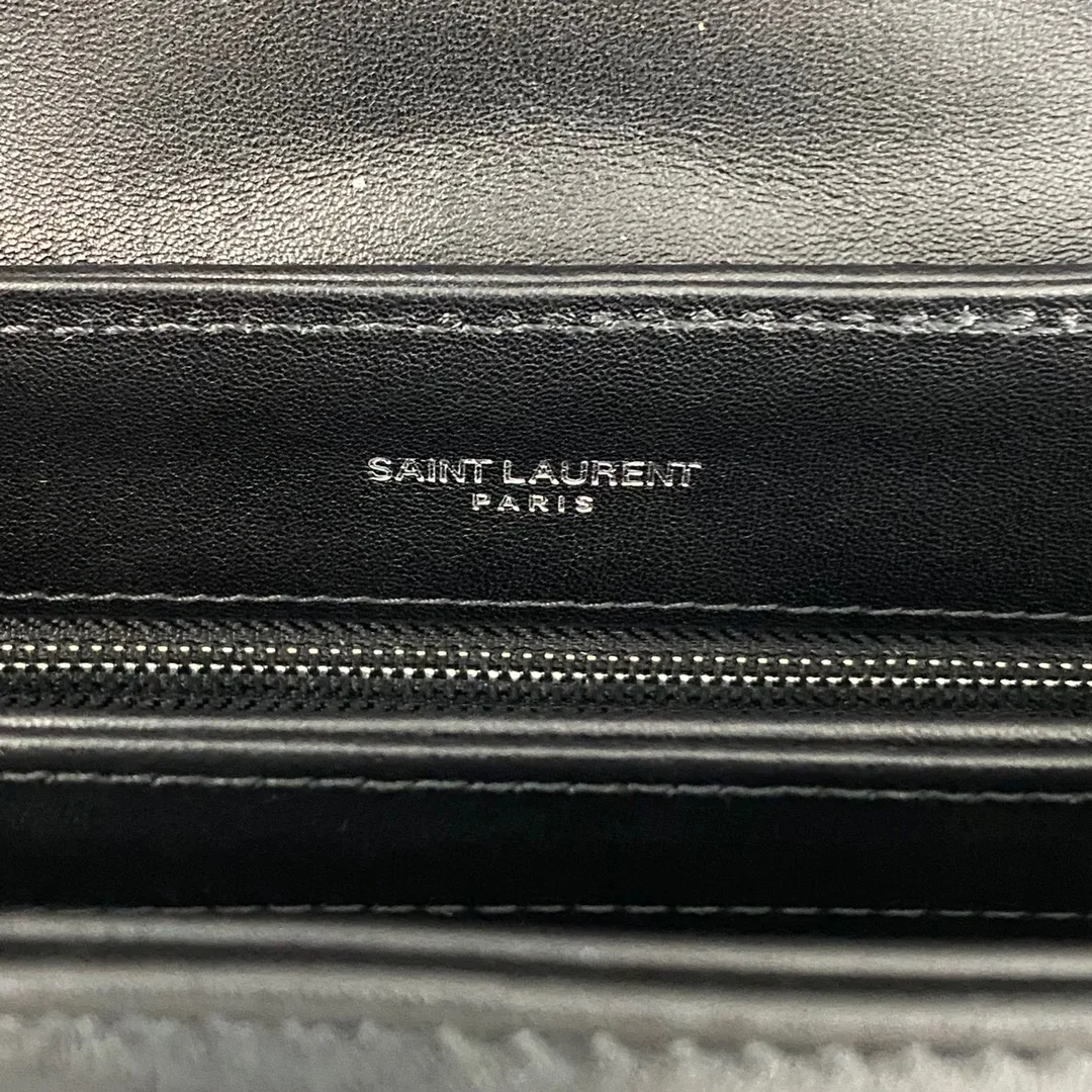 SAINT LAURENT Loulou Toy quilted leather shoulder bag black - Bag