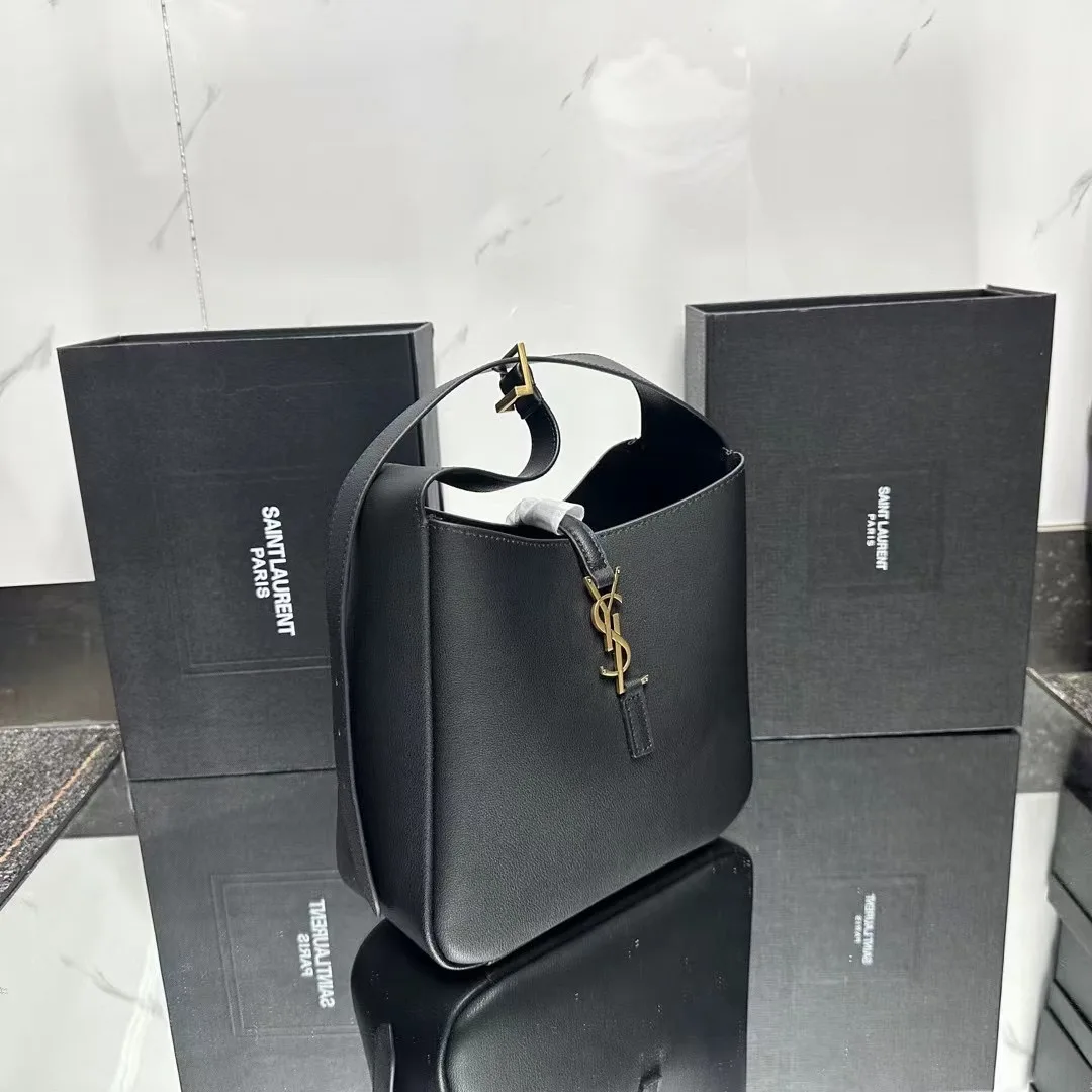 SAINT LAURENT Supple Small leather shoulder bag-Black - Bag