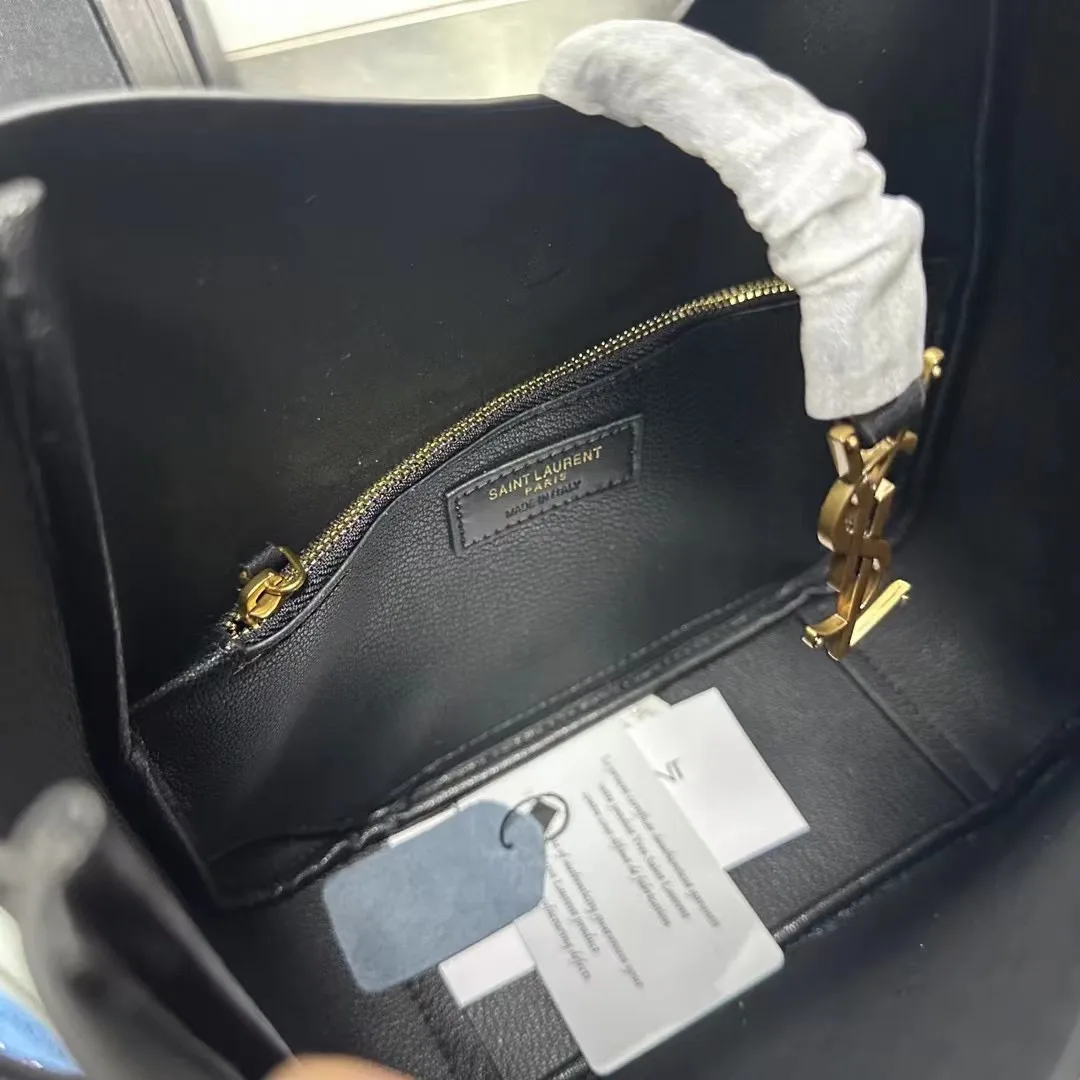 SAINT LAURENT Supple Small leather shoulder bag-Black - Bag