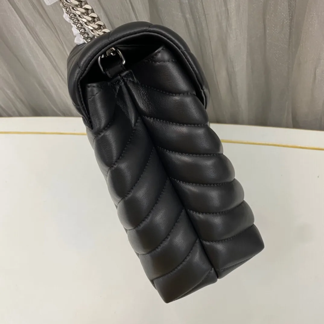 SAINT LAURENT Loulou medium quilted leather shoulder bag black - Bag