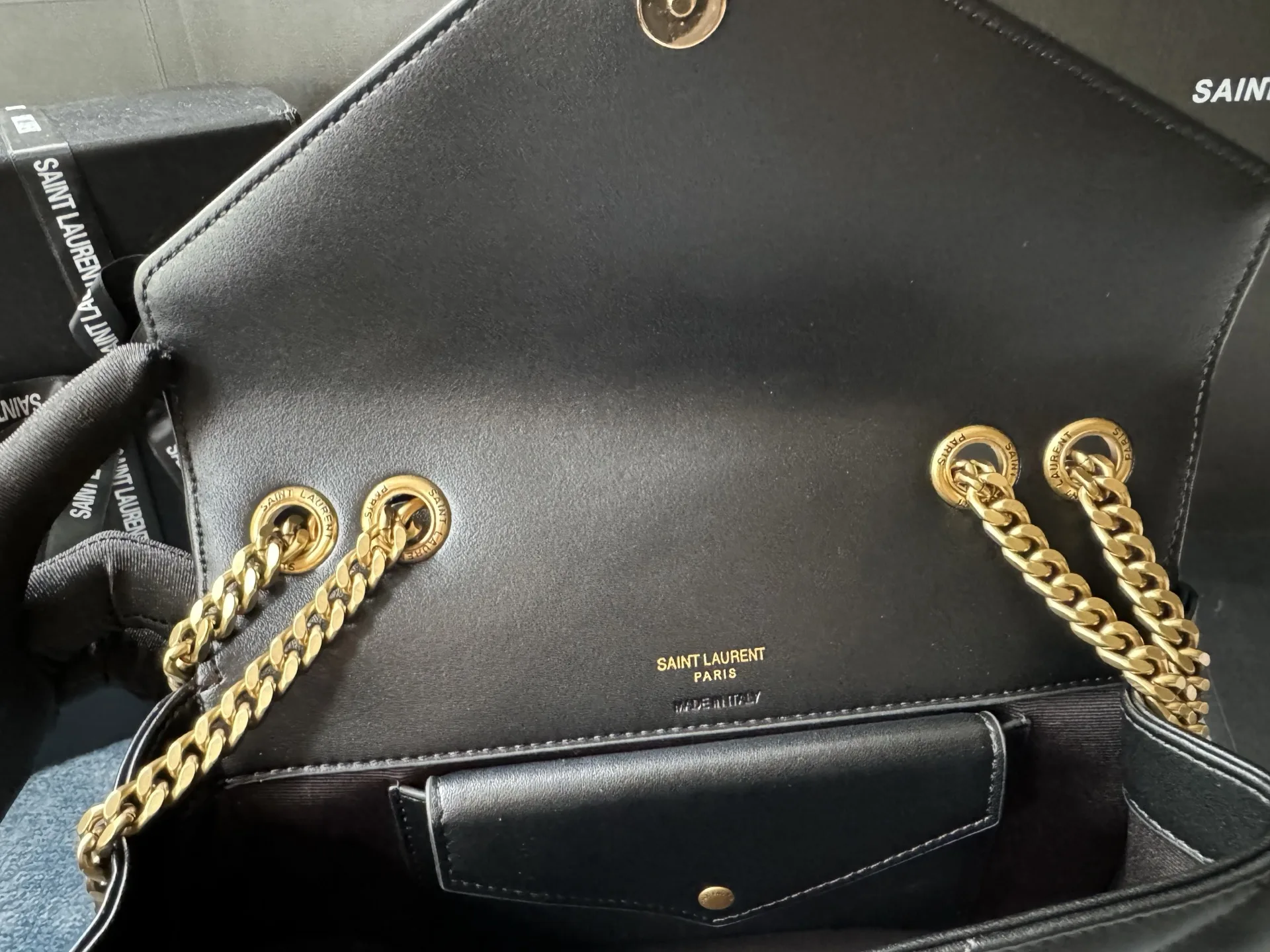 SAINT LAURENT LOULOU in MATELASSÉ Lambskin - Black