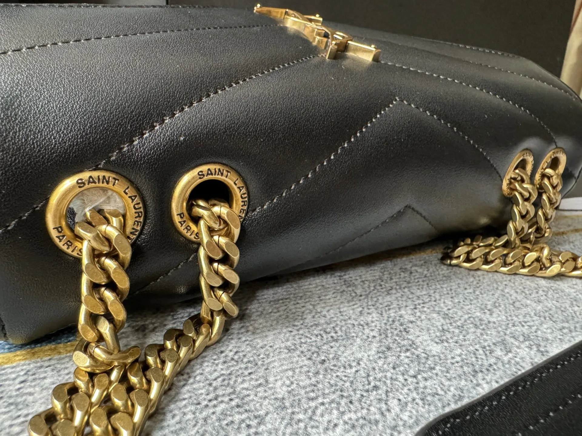 SAINT LAURENT LOULOU in MATELASSÉ Lambskin - Black