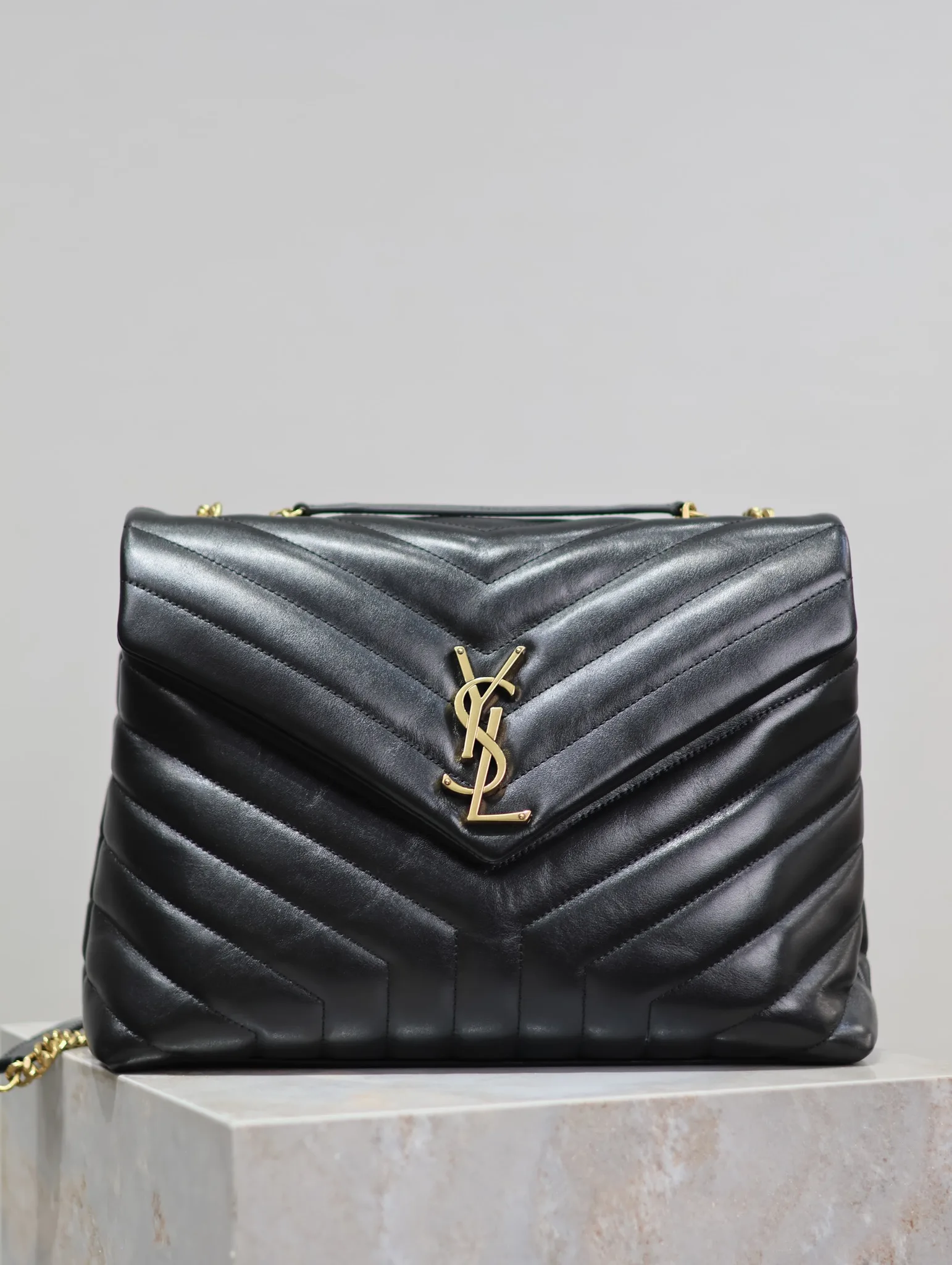 [TOP] SAINT LAURENT Loulou medium quilted leather shoulder bag black - Bag