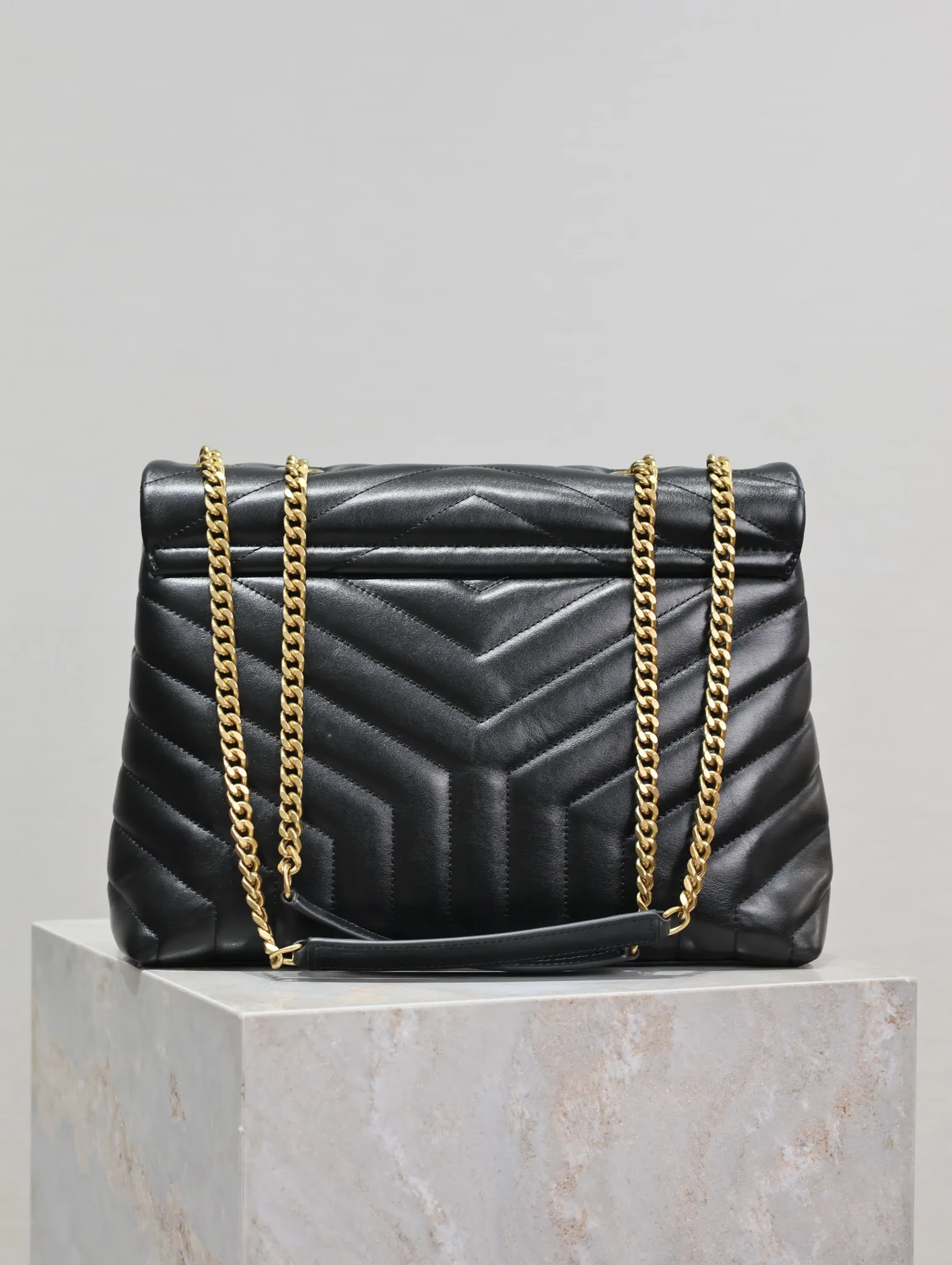 [TOP] SAINT LAURENT Loulou medium quilted leather shoulder bag black - Bag