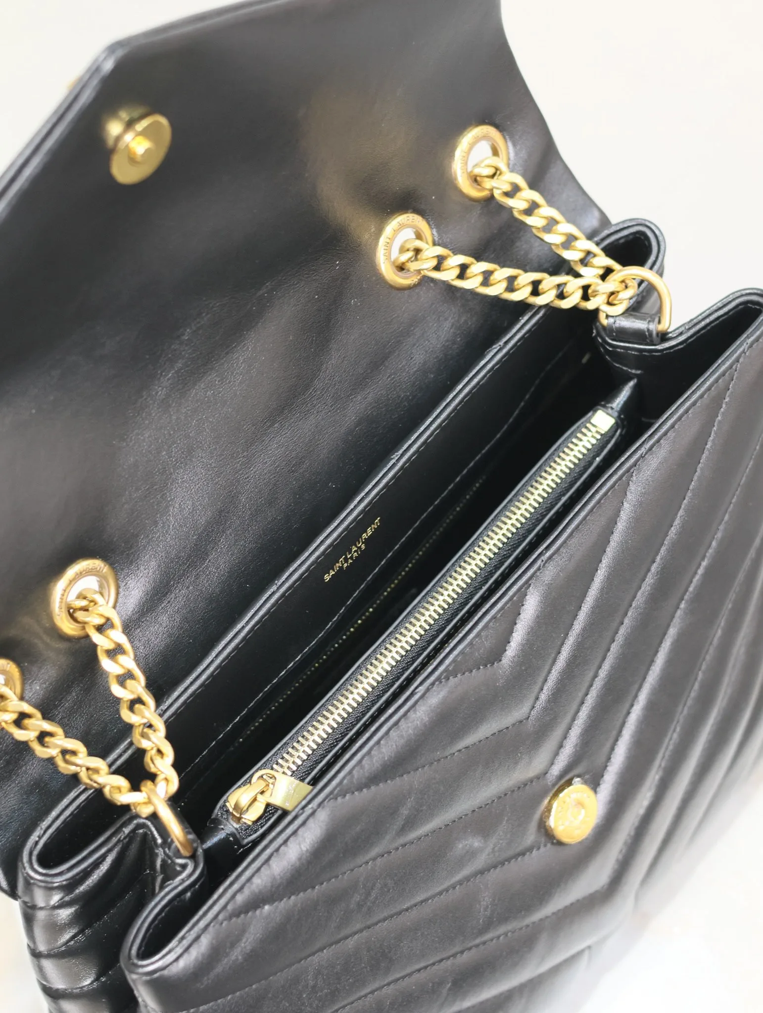 [TOP] SAINT LAURENT Loulou medium quilted leather shoulder bag black - Bag