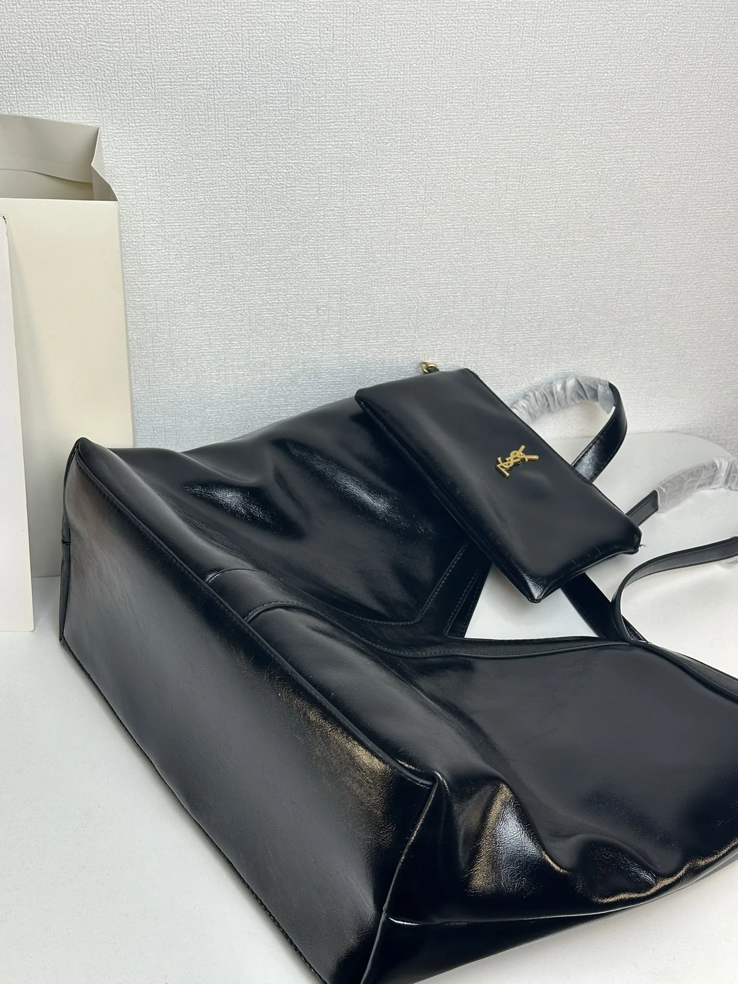 Saint Laurent Oversized Tote Bag - Black Bag