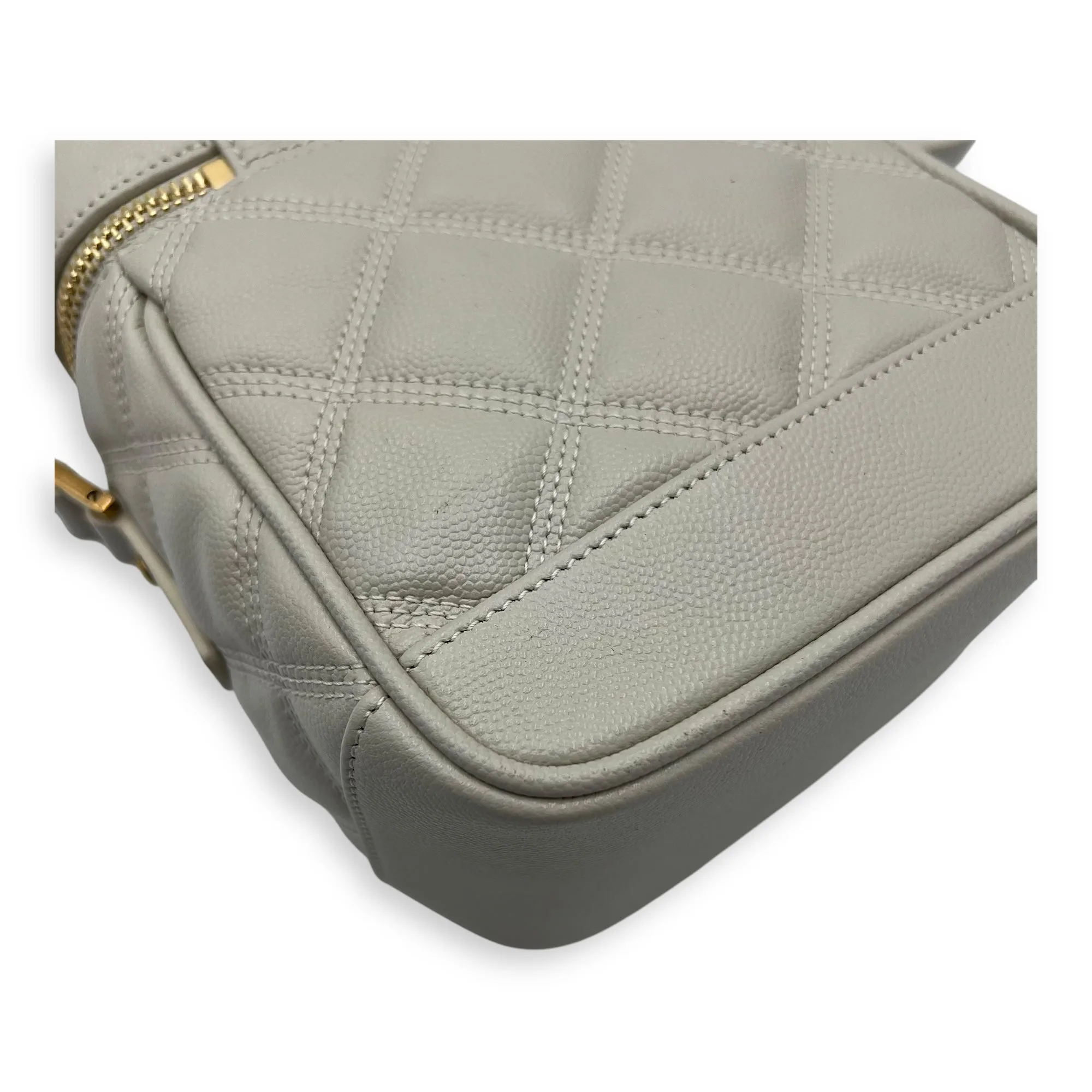 Quilted 80's Vanity Bag White in Calfskin, Gold hardware